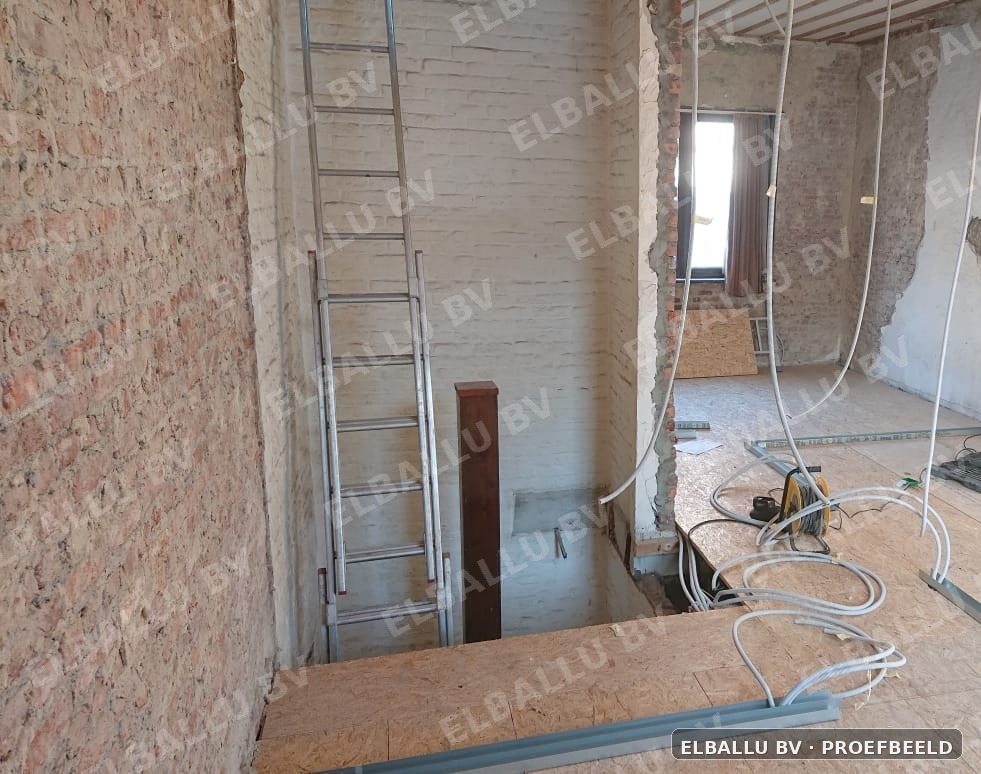 Traphal voor renovatie en pleisterwerken